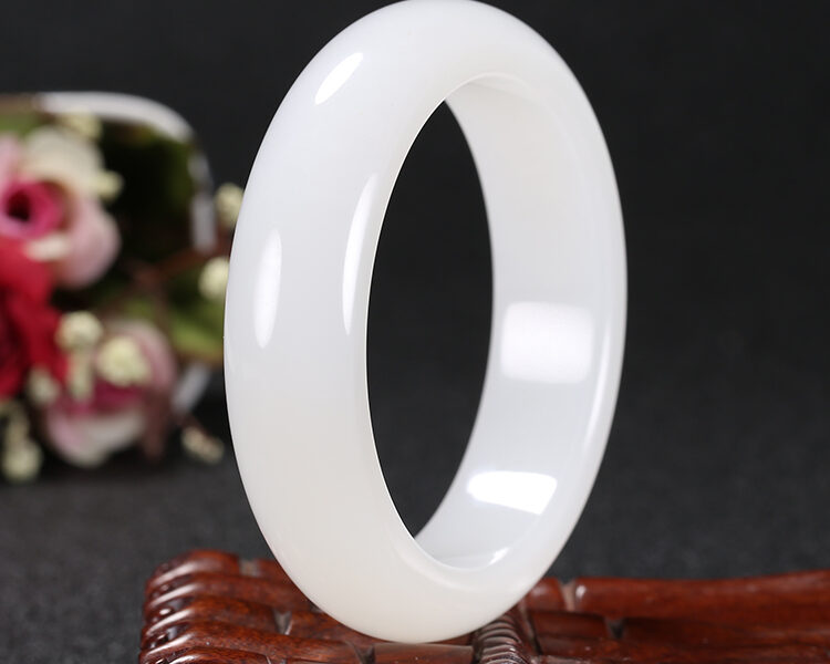 和田玉羊脂白玉手镯手镯92.353g/59.69条宽17.46mm XinJiang Hotan Jade Jewelry Bracelet (Copy)