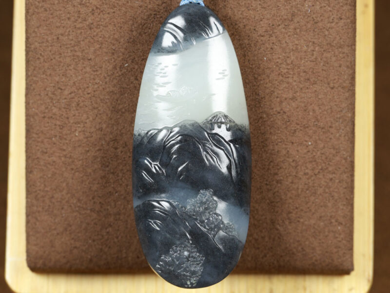 和田玉青花籽料山水牌13.90g Hetian Jade Blue and White Seed Material Landscape Pendant