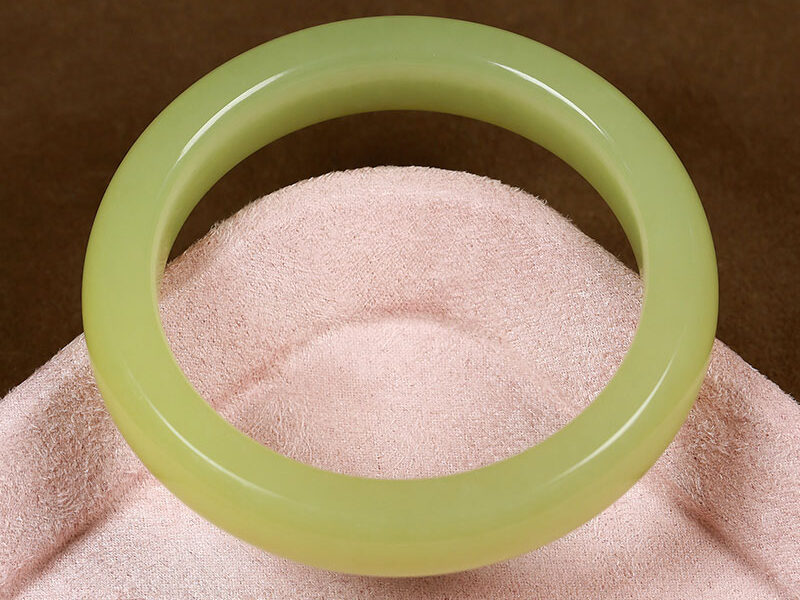 和田玉黄玉手镯48.36g Hetian jade yellow jade bracelet