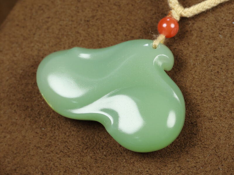和田玉碧玉随行挂件9.71g Hotan Jade Jasper Free-form Pendant