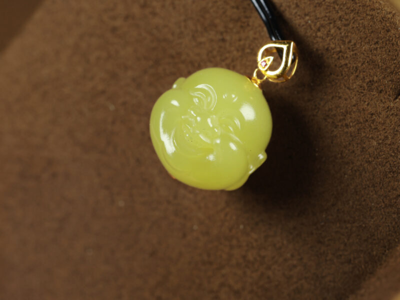 和田玉K金黄玉立体小佛5.95g Hetian Jade K-Gold Yellow Jade Three-Dimensional Mini Buddha